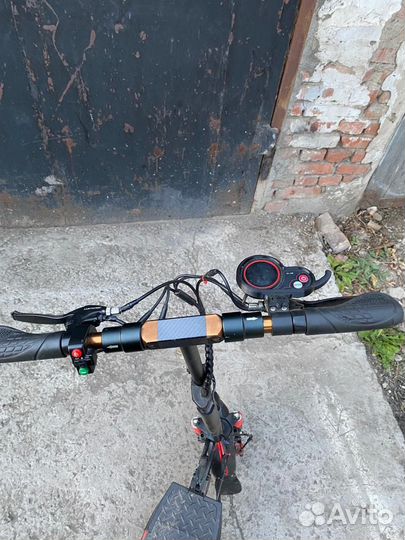 Самокат электронный KugoM4Pro