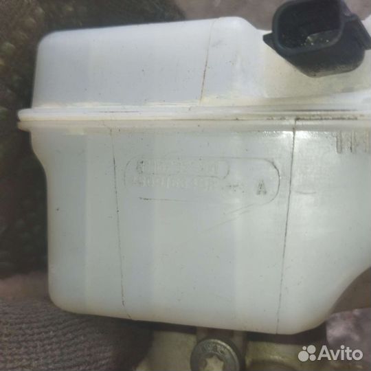 Главный тормозной цилиндр Renault Logan 2