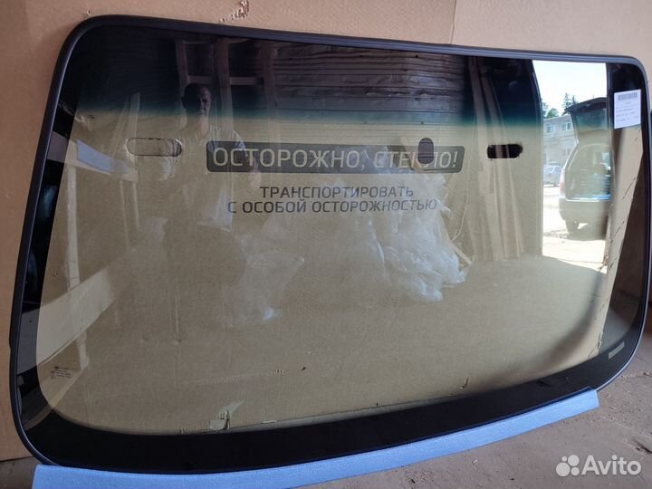 Стекло лобовое Ford Taurus 1986-1995