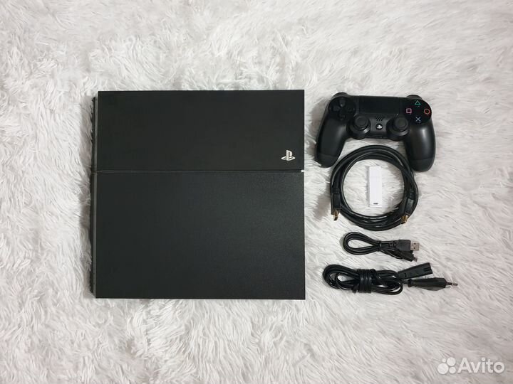 PS4 1Tb + около 50 игр. Прошита. Возможен обмен