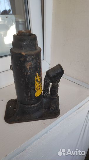 Домкрат5тонный