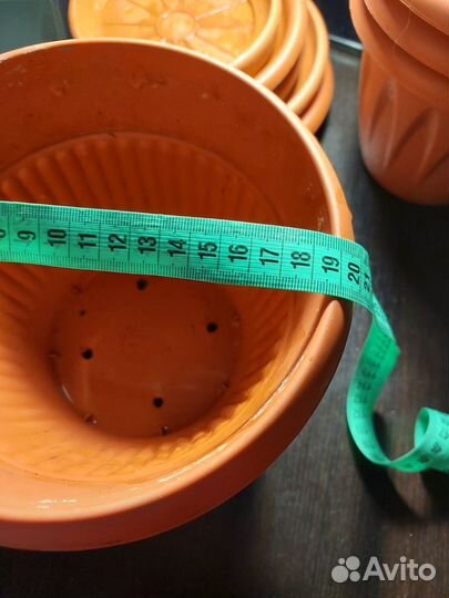 Пластиковые цветочные горшки или (меняю на цветы)