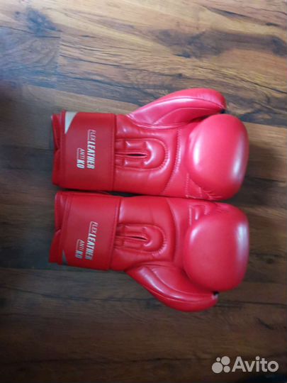 Боксерские перчатки clinch 12 oz