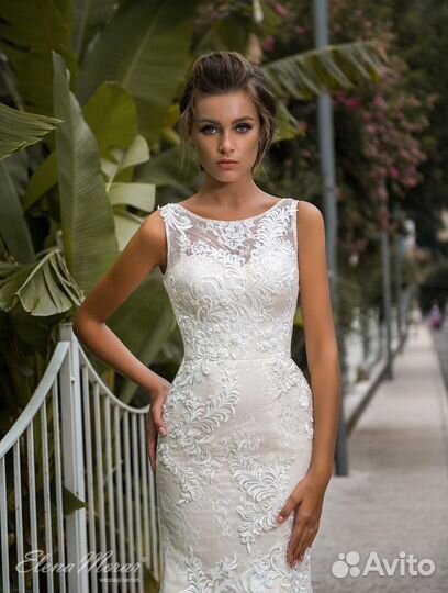 Свадебное платье со шлейфом