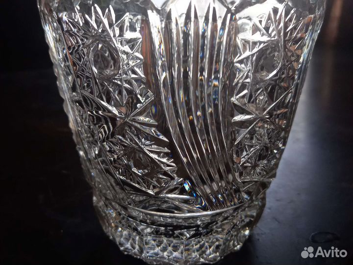 Хрустальная ваза