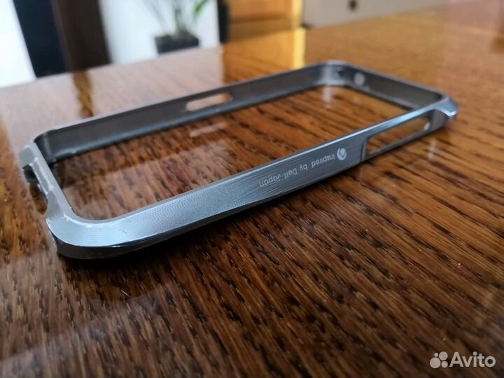 Бампер на iPhone 5/5s dave cleave