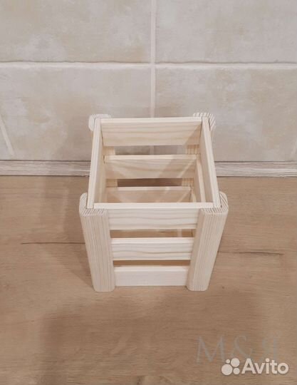 Ящик деревянный, подставка