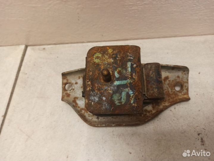 Подушка двигателя Субару