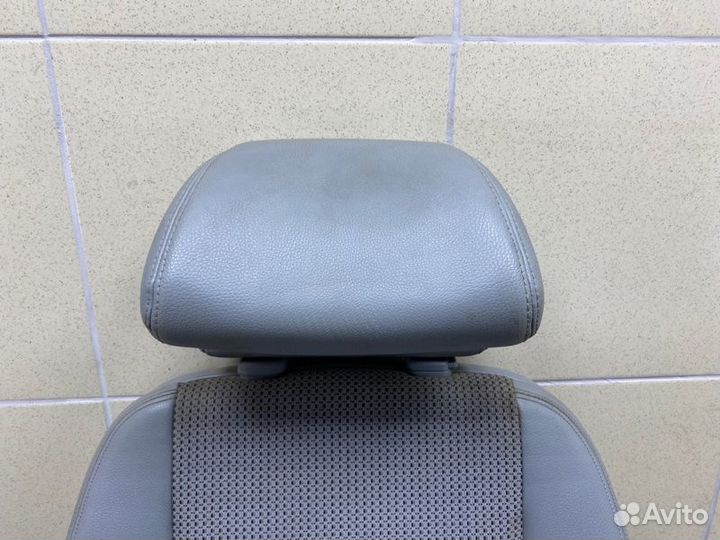 Сиденье переднее левое Mercedes-Benz Viano 639.813