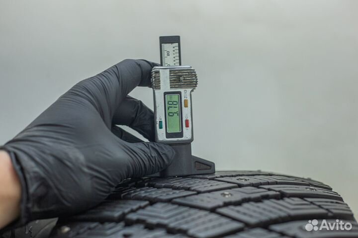 Goodyear UltraGrip Ice Arctic SUV 235/60 R18 107T