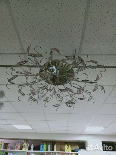 Продам люстру