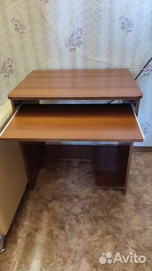 Столик для ноутбука