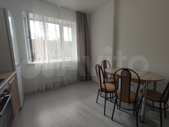 2-к. квартира, 50 м², 10/15 эт.
