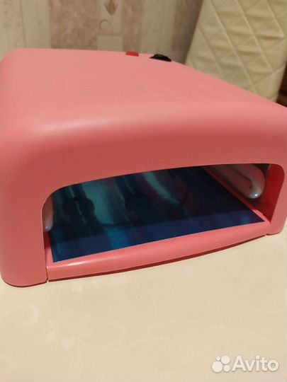 Лампа для маникюра и принадлежности