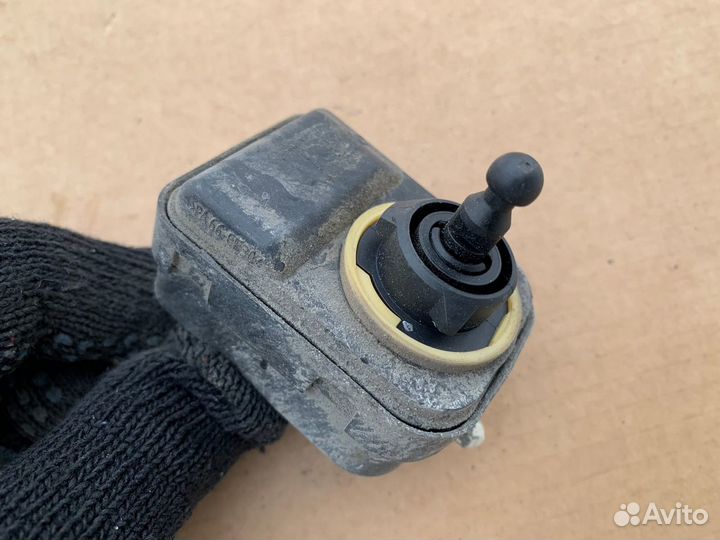 Моторчик корректора фары S60, XC90, S80