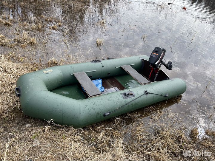Надувная лодка с мотором
