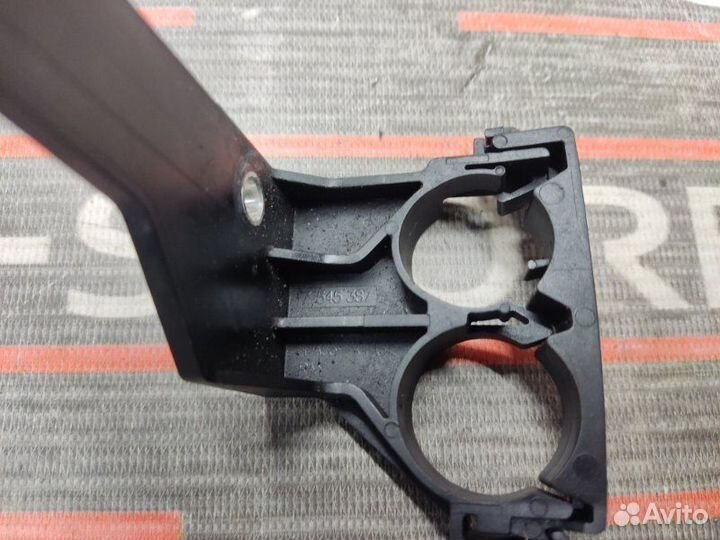 Держатель патрубка системы охлаждения Bmw X5 E70