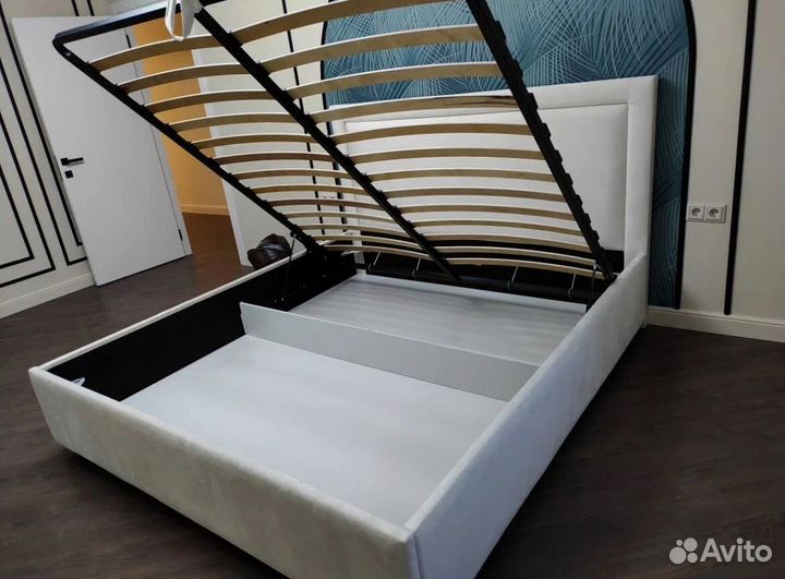 Кровать с подъемным механизмом