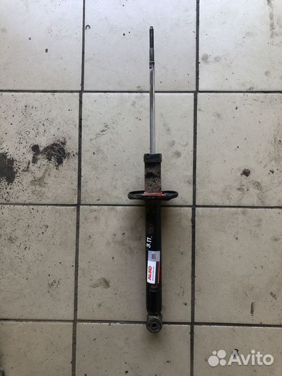 Стойка амортизатор Volkswagen Vento