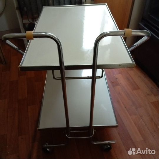 Столик сервировочный складной на колесиках