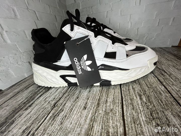 Кроссовки adidas niteball