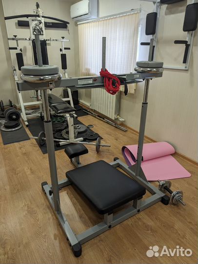 Тренажер для жима ногами