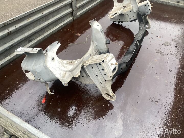 Рамка радиатора Toyota Corolla Sprinter 110