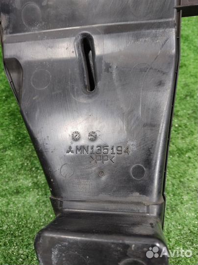 Воздухозаборник Mitsubishi Lancer 9 2007