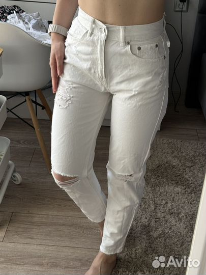 Джинсы белые pull&bear