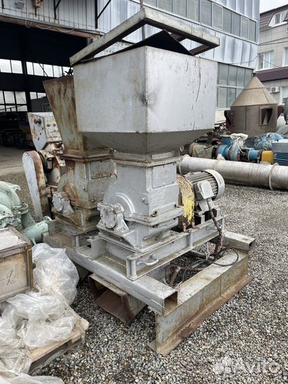 Дробилка молотковая д3Б, две штуки