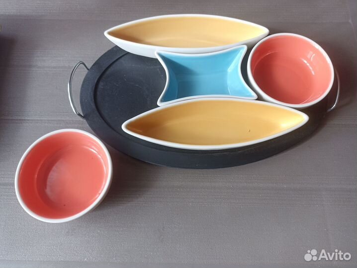 Менижница на деревянной подставке