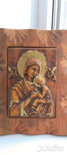 Икона деревянная резная