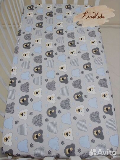 Комплект в кроватку новый