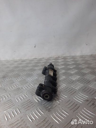 Топливная рампа Fiat Scudo минивэн 1.6 9HU 2009