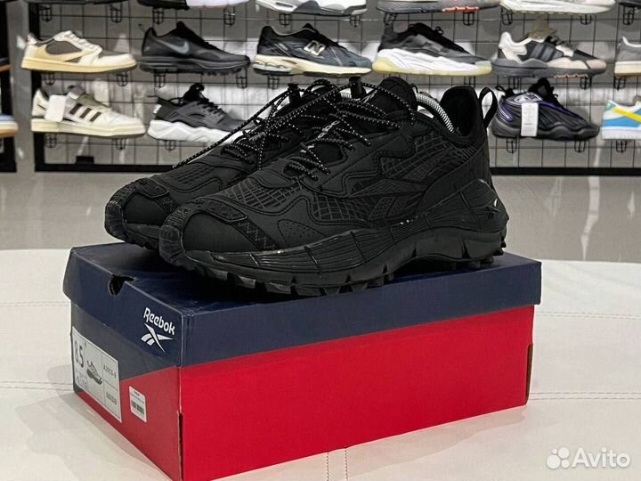 Krossovki Reebok Zic Kinetic 2.0: черный Gore-Tex