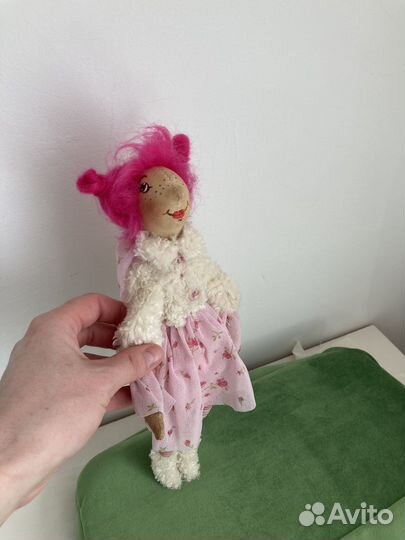 Кукла ручной работы с одеждой