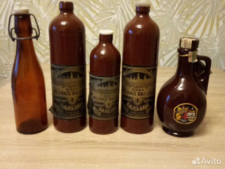 Керамические и стеклянные бутыли коллекционные