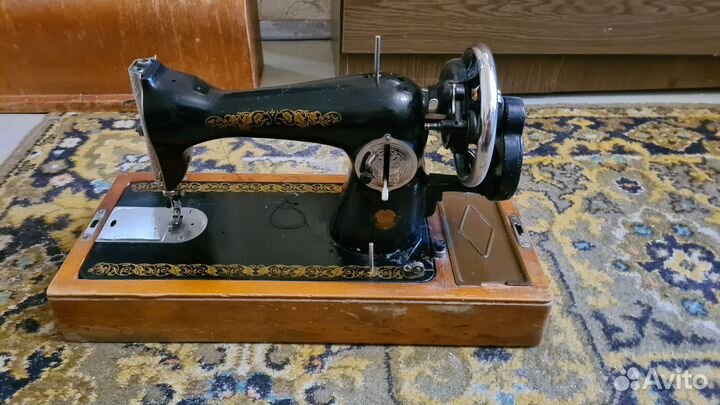 Швейная машина Подольск ручная