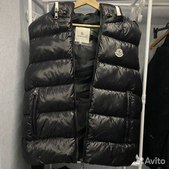 Жилетка moncler глянцевая