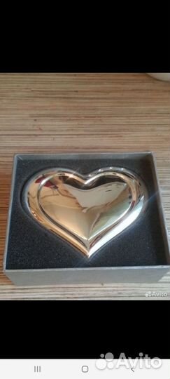 Серебряная монета love is precious