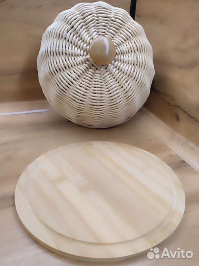 Хлебница-клош