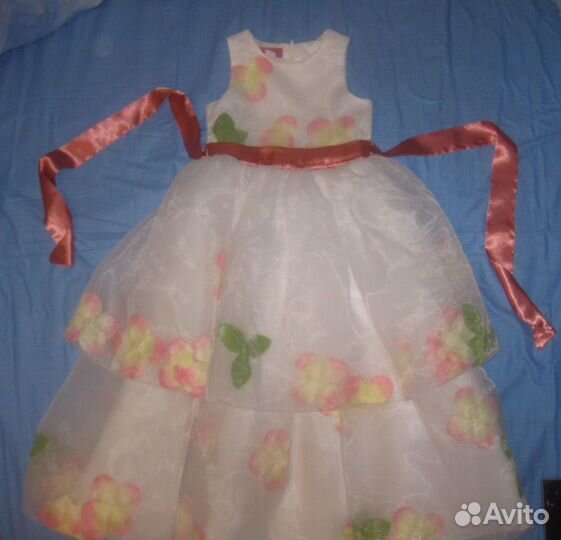 Платье нарядное праздничное 128-134