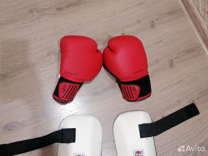 Защита голени и перчатки