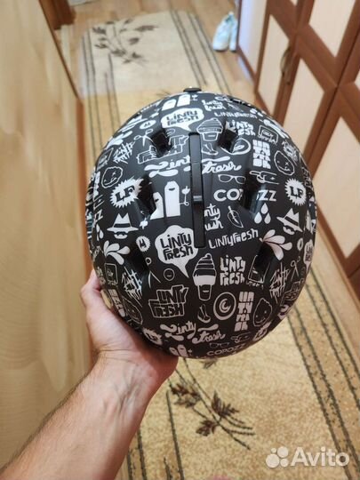 Шлем горнолыжный