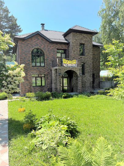 Дом 247,2 м² на участке 9,1 сот.