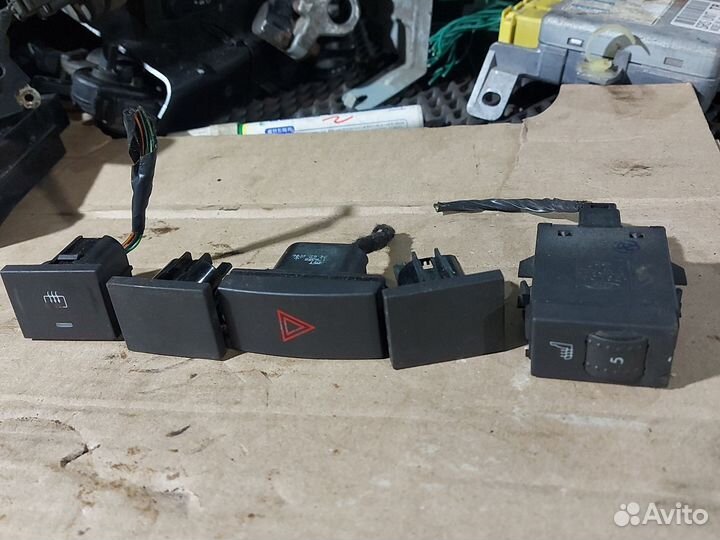 Кнопка аварийки для Ford C-Max I, 2004