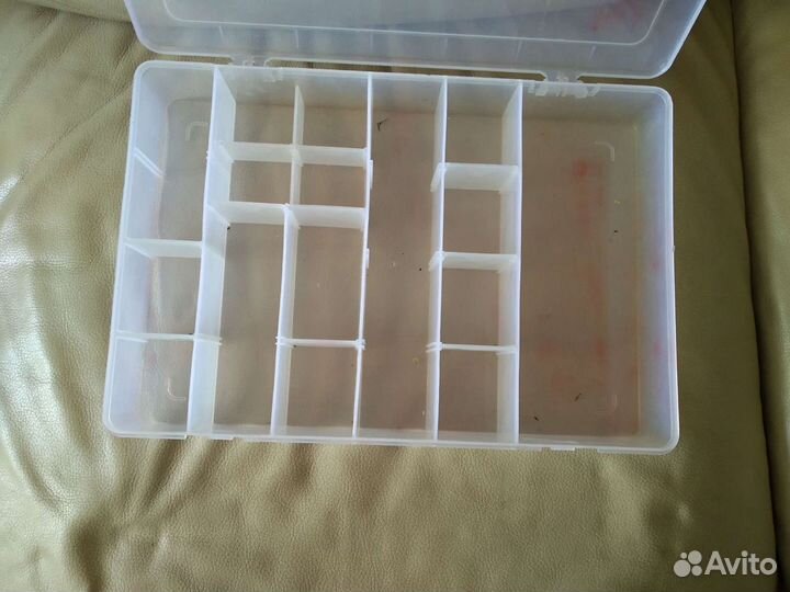 Коробка для рыболовных принадлежностей