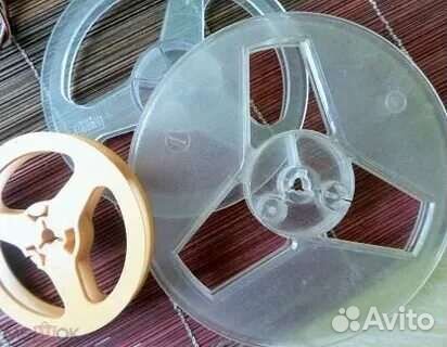 Катушки, пластмассовые футляры