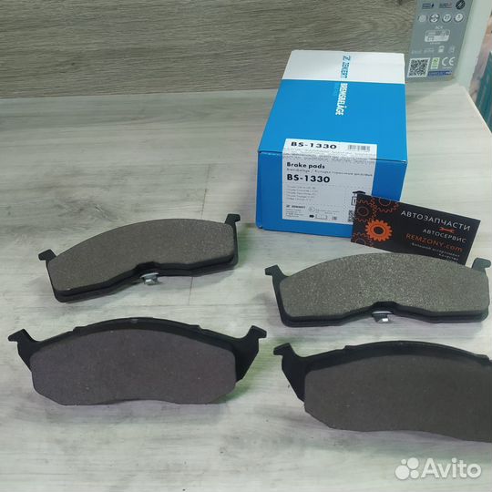 Колодки тормозные передние Chrysler 300M, Voyager