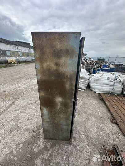 Шкаф металлический для раздевалки